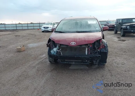 2016 Toyota Sienna Se 8 Passenger from USA, damaged, VIN 5TDXK3DC6GS721378